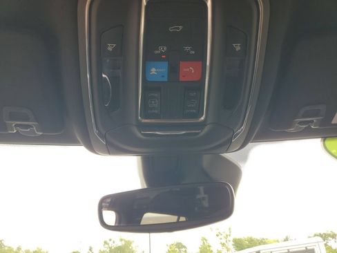 Used 2024 Jeep Grand Cherokee Altitude AWD/4WD image 24