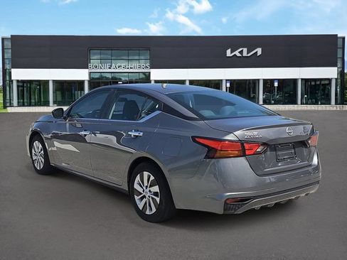 Used 2024 Nissan Altima 2.5 S FWD image 3