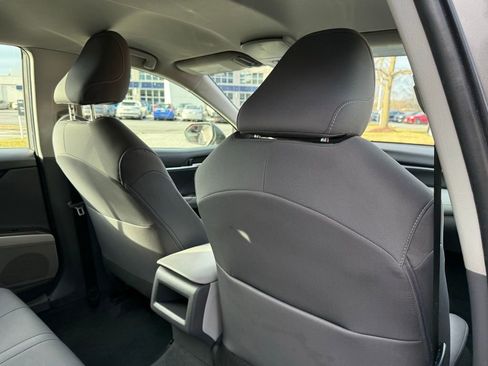 Used 2022 Toyota Camry LE image 33