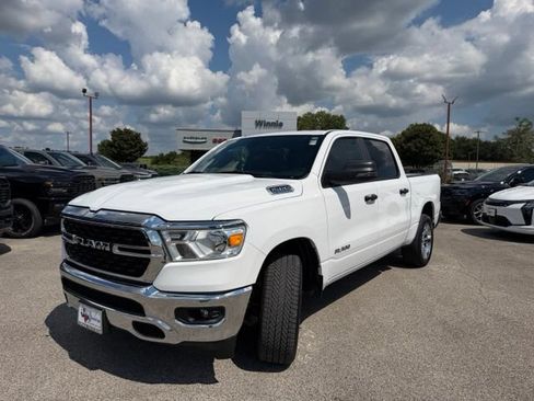 Used 2024 RAM 1500 Lone Star AWD/4WD image 3