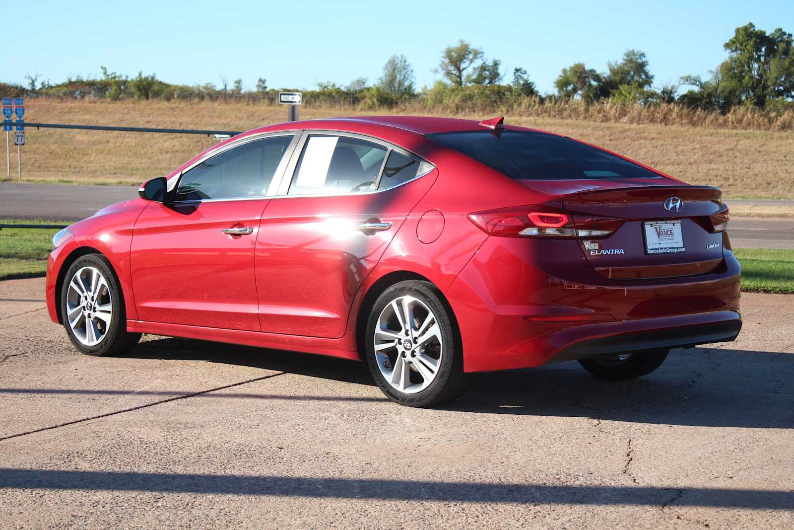Used 2017 Hyundai Elantra Limited FWD image 8