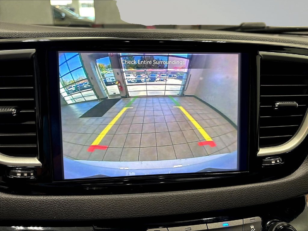 Used 2024 Chrysler Pacifica Touring-L FWD image 17