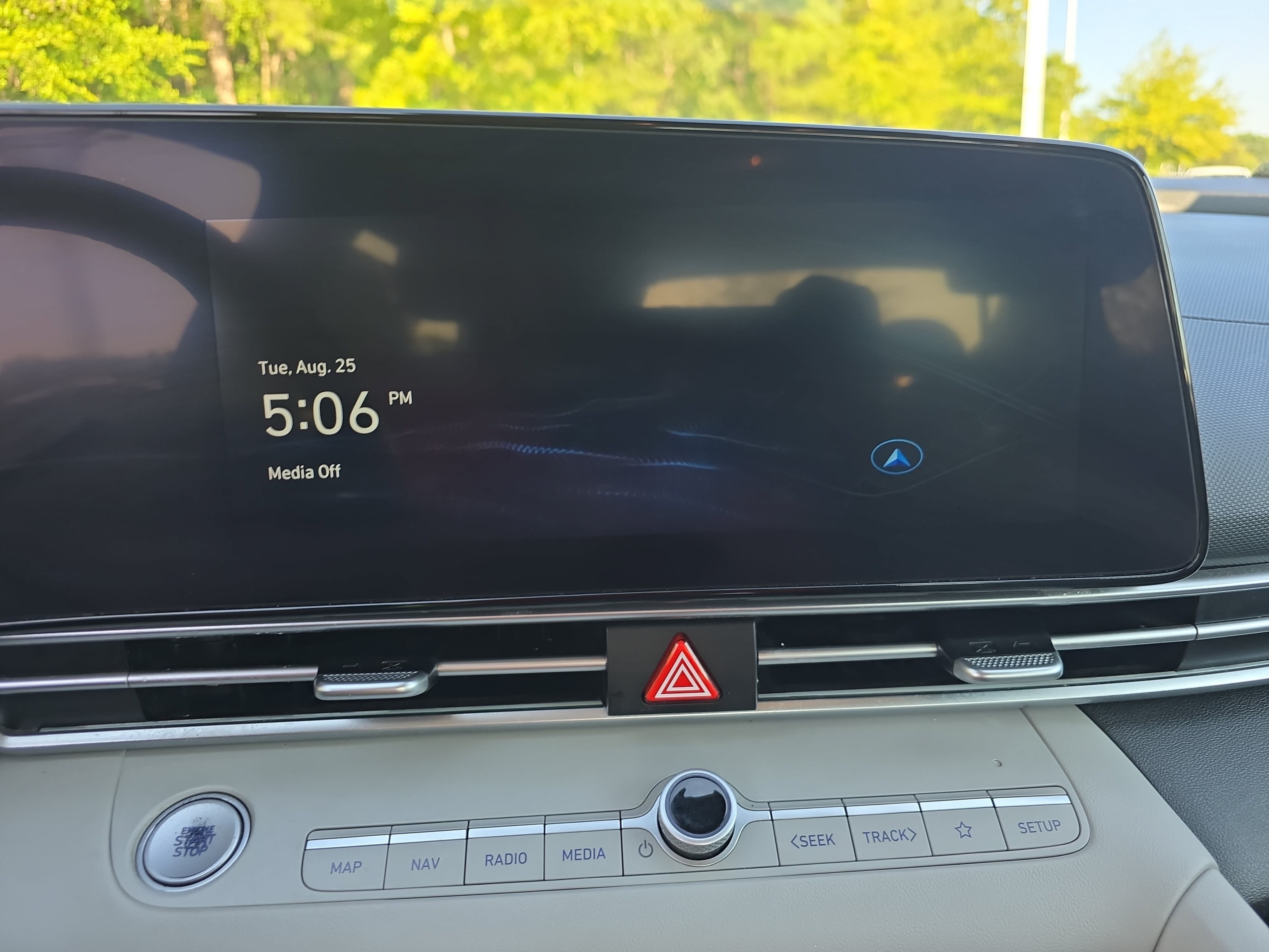 Used 2025 Hyundai Elantra Limited FWD image 19