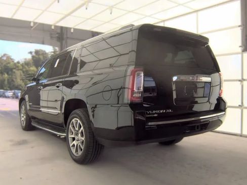 Used 2016 GMC Yukon XL Denali AWD/4WD image 2