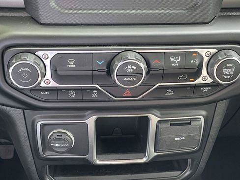 Used 2022 Jeep Wrangler Unlimited Sport AWD/4WD image 33