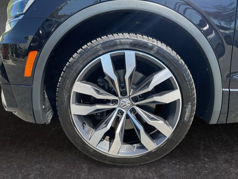 Used 2020 Volkswagen Tiguan SEL Premium R-Line w/ 3rd Row Seat Package AWD/4WD image 10