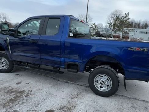 New 2026 Ford F250 XL w/ XL Chrome Package image 4