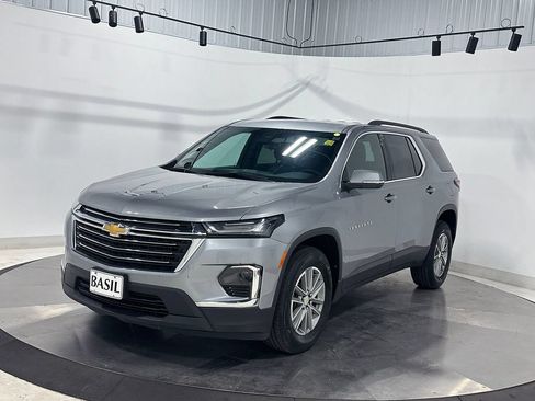 Used 2023 Chevrolet Traverse LT FWD image 8