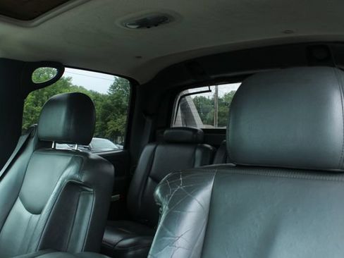 Used 2003 Chevrolet Avalanche 4x4 w/ Suspension Package, Off-Road image 14