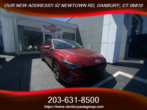 Used 2023 Hyundai Elantra SEL w/ Preferred Accessory Package FWD image 7