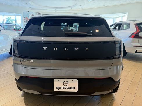 New 2026 Volvo EX30 Cross Country Ultra image 3