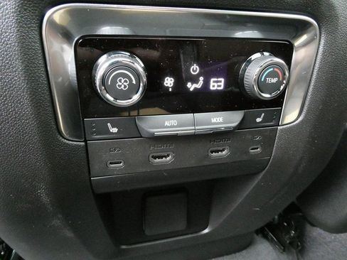 New 2026 Chevrolet Suburban High Country image 21