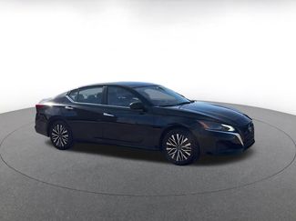 Used 2025 Nissan Altima 2.5 SV video 2