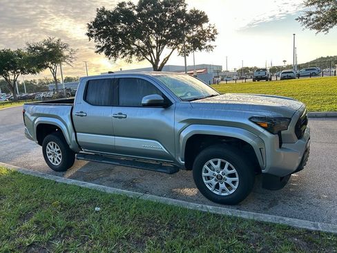 Certified 2024 Toyota Tacoma SR5 w/ SR5 Upgrade Package AWD/4WD image 8