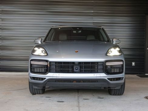 Certified 2022 Porsche Cayenne Turbo image 10