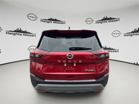 Used 2021 Nissan Rogue SV image 4