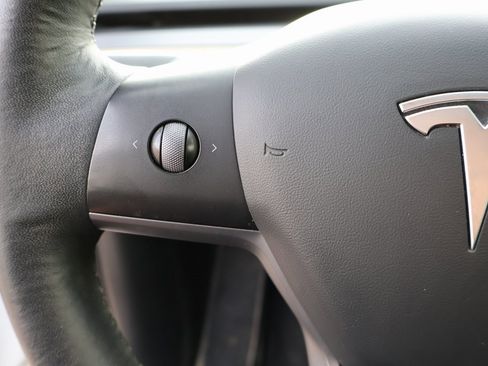 Used 2021 Tesla Model Y Long Range image 26