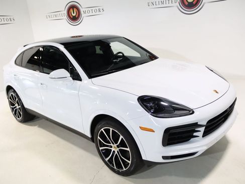 Used 2023 Porsche Cayenne Coupe w/ Towing Package w/o Tow Ball AWD/4WD image 79
