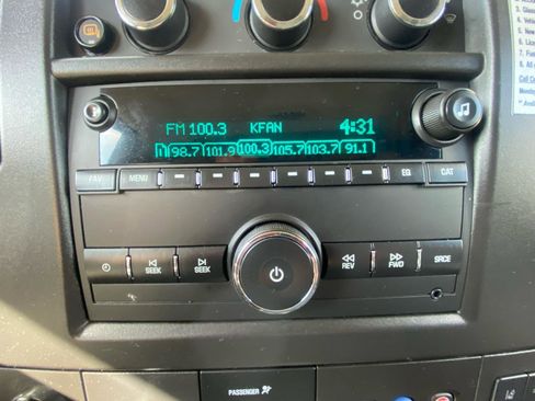 Used 2021 Chevrolet Express 2500 w/ Driver Convenience Package RWD image 30