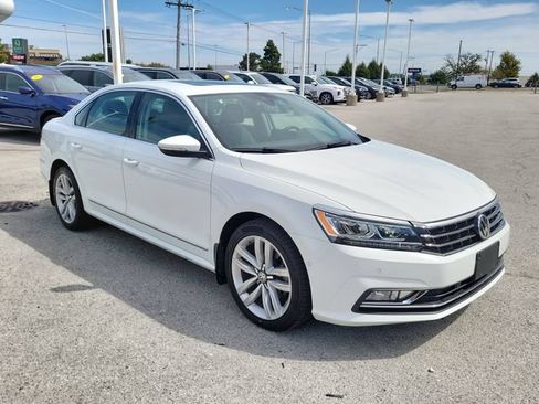 Used 2017 Volkswagen Passat 1.8T SEL Premium FWD image 2