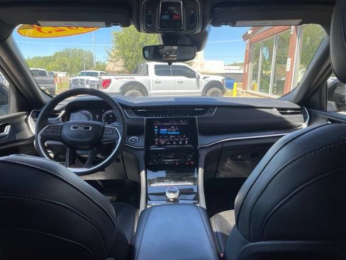 Used 2021 Dodge Challenger R/T Scat Pack RWD image 6