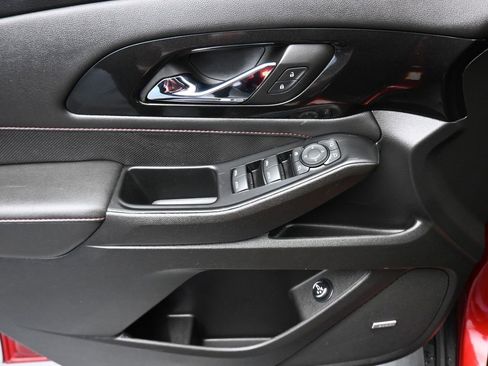 Used 2023 Chevrolet Traverse RS image 10