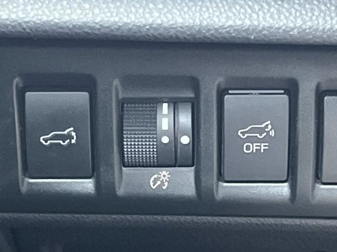 Used 2024 Subaru Outback Premium image 21