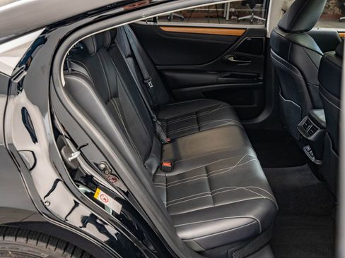 Used 2019 Lexus ES 300h FWD image 45