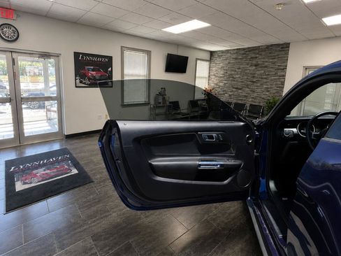 Used 2019 Ford Mustang Coupe RWD image 12