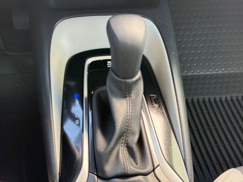 Used 2024 Toyota Corolla LE image 18