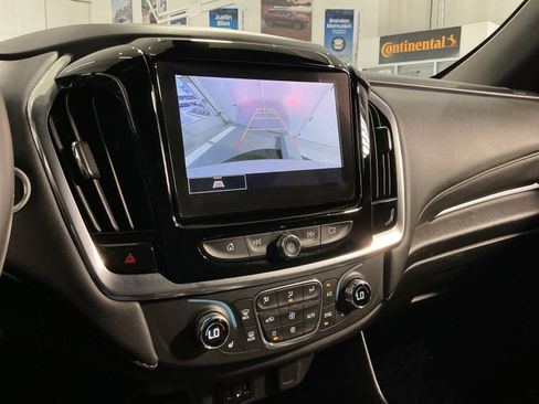 Used 2023 Chevrolet Traverse LT image 27