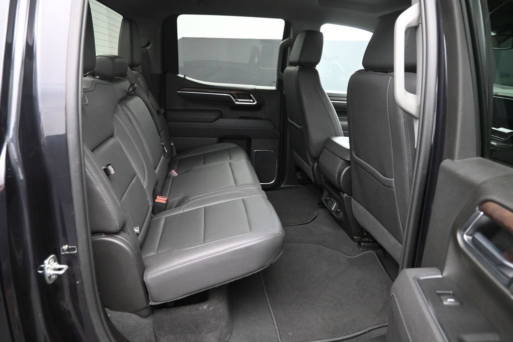 Used 2025 GMC Sierra 1500 SLT AWD/4WD image 15