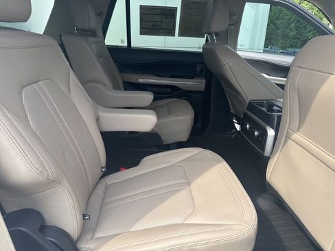 Used 2024 Ford Expedition Limited RWD image 33