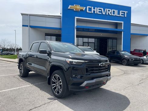 New 2024 Chevrolet Colorado Z71 w/ LPO, Dark Essentials Package image 1