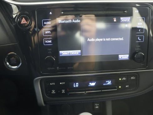 Used 2018 Toyota Corolla SE w/ SE Premium Package FWD image 14