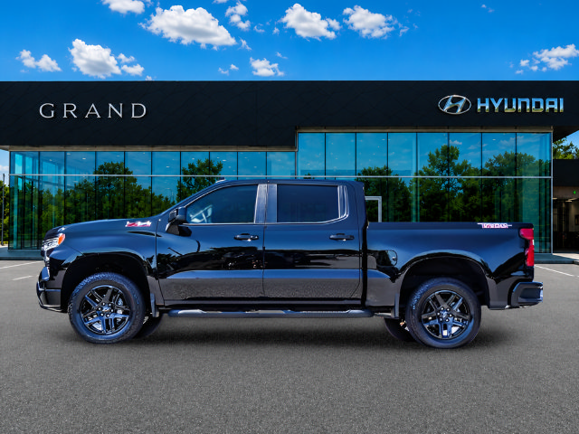 Used 2025 Chevrolet Silverado 1500 LT Trail Boss w/ Convenience Package II AWD/4WD image 3