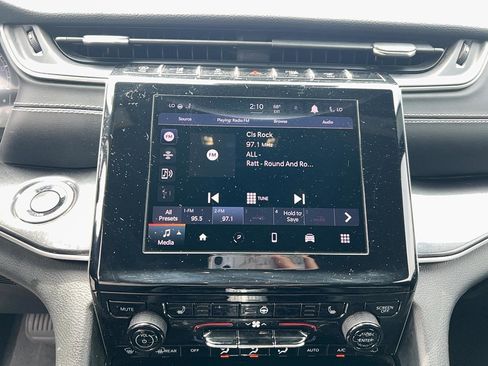 Used 2021 Jeep Grand Cherokee L Laredo AWD/4WD image 17