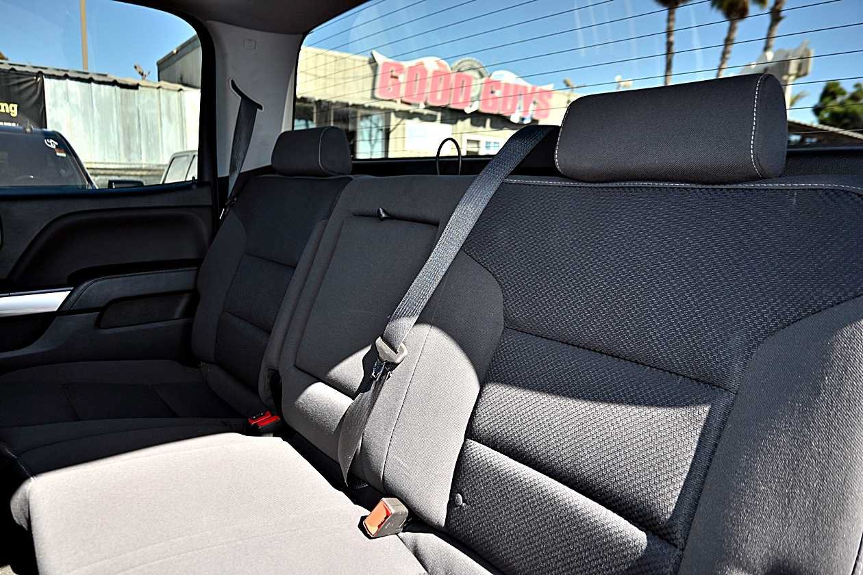 Used 2018 Chevrolet Silverado 1500 LT w/ All Star Edition RWD image 10