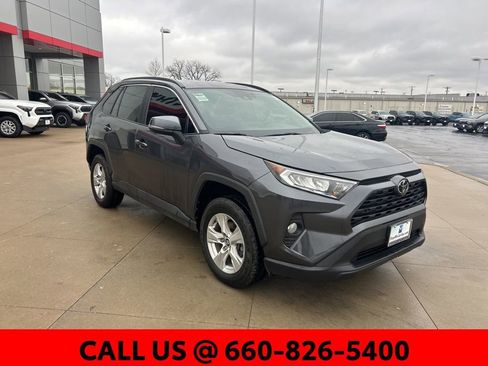 Used 2021 Toyota RAV4 XLE image 3