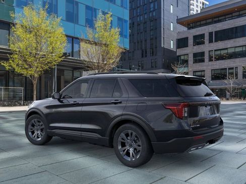 New 2026 Ford Explorer Active w/ Active Comfort Package AWD/4WD image 4