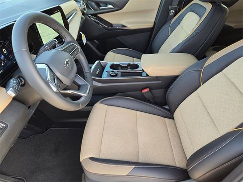 New 2026 Chevrolet Equinox ACTIV image 5