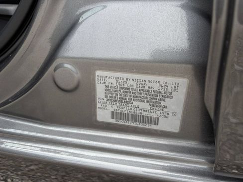 Used 2025 Nissan Versa SV FWD image 27