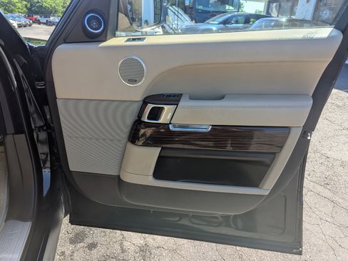 Used 2016 Land Rover Range Rover HSE image 26