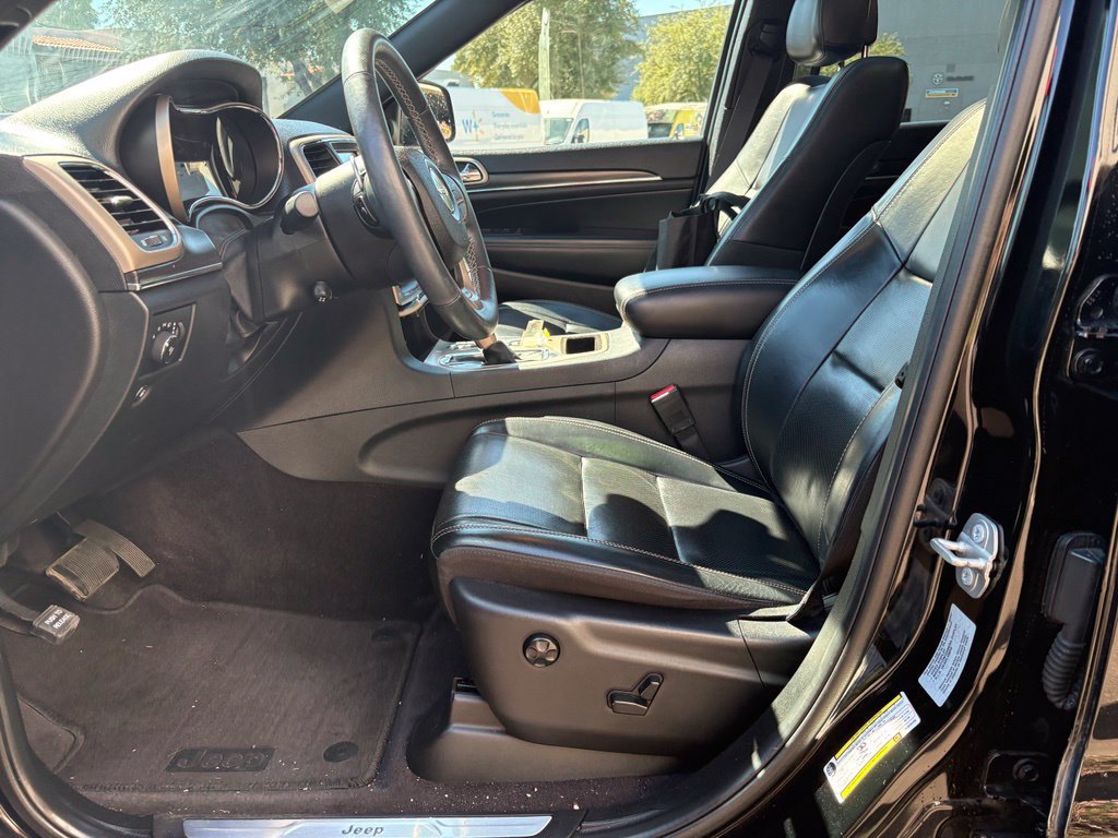 Used 2017 Jeep Grand Cherokee Limited w/ Luxury Group II RWD image 8