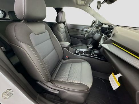 New 2026 Chevrolet Trax LT w/ Driver Confidence Package FWD image 25
