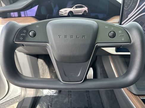 Used 2022 Tesla Model X image 26
