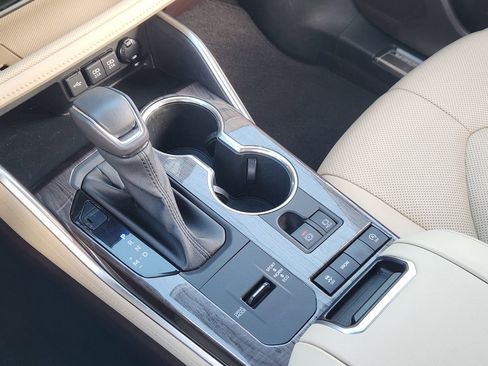 Used 2020 Toyota Highlander Limited image 20