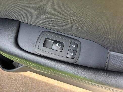 Used 2023 Dodge Challenger SXT image 33