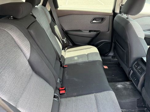 Used 2021 Nissan Rogue SV image 18