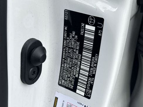 Used 2021 Toyota C-HR XLE FWD image 29